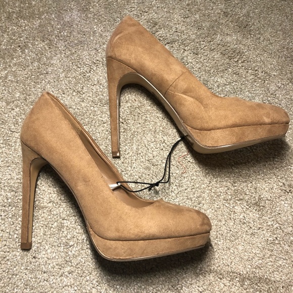 NWOT Forever 21 Faux Suede Heels - Picture 2 of 2